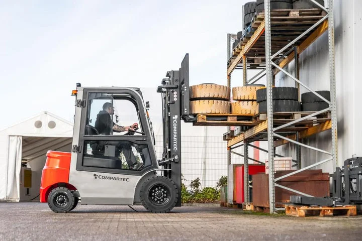 A forklift at CompanyShop24